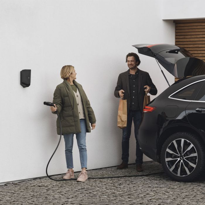 Easee One (10523) 7.4 kW EV Charger (Untethered)